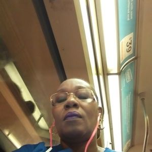 Meet your Posher, Sharon